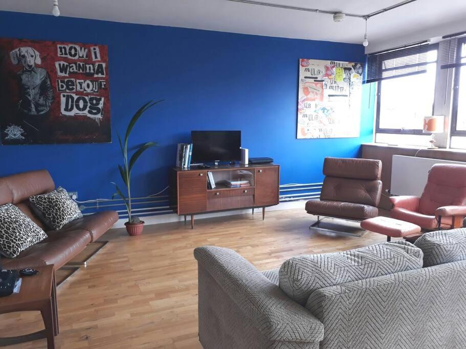 Trendy, Urban Open Plan Apartment 布里斯托 外观 照片