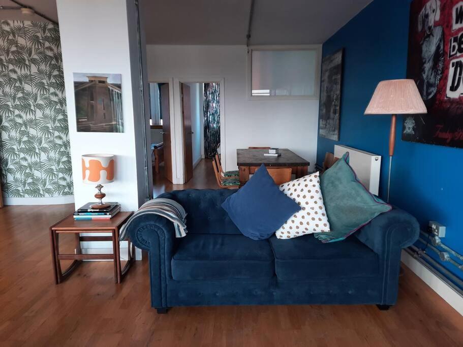 Trendy, Urban Open Plan Apartment 布里斯托 外观 照片